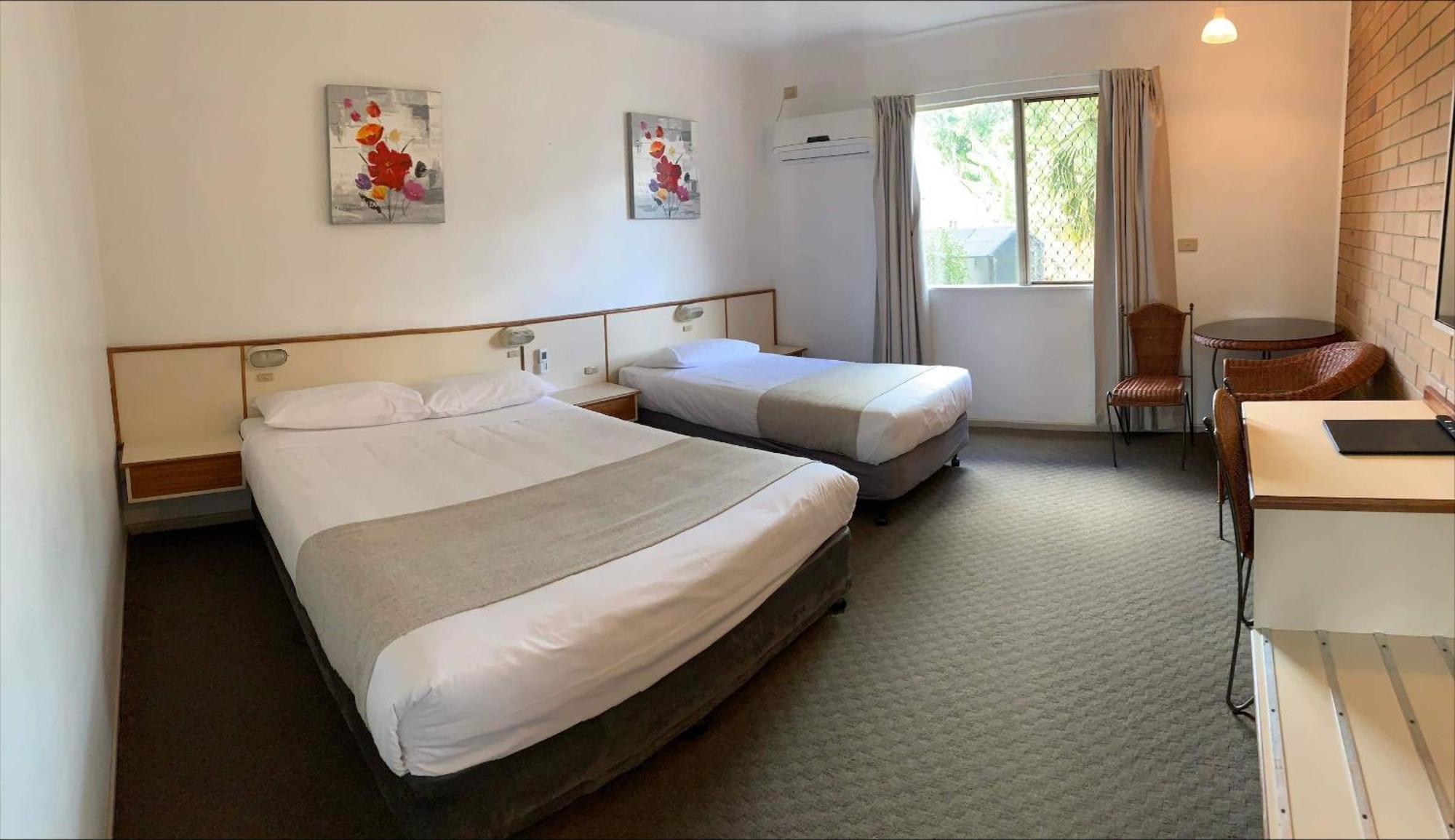 Wild Scotsman Motor Inn Gin Gin Qld Экстерьер фото