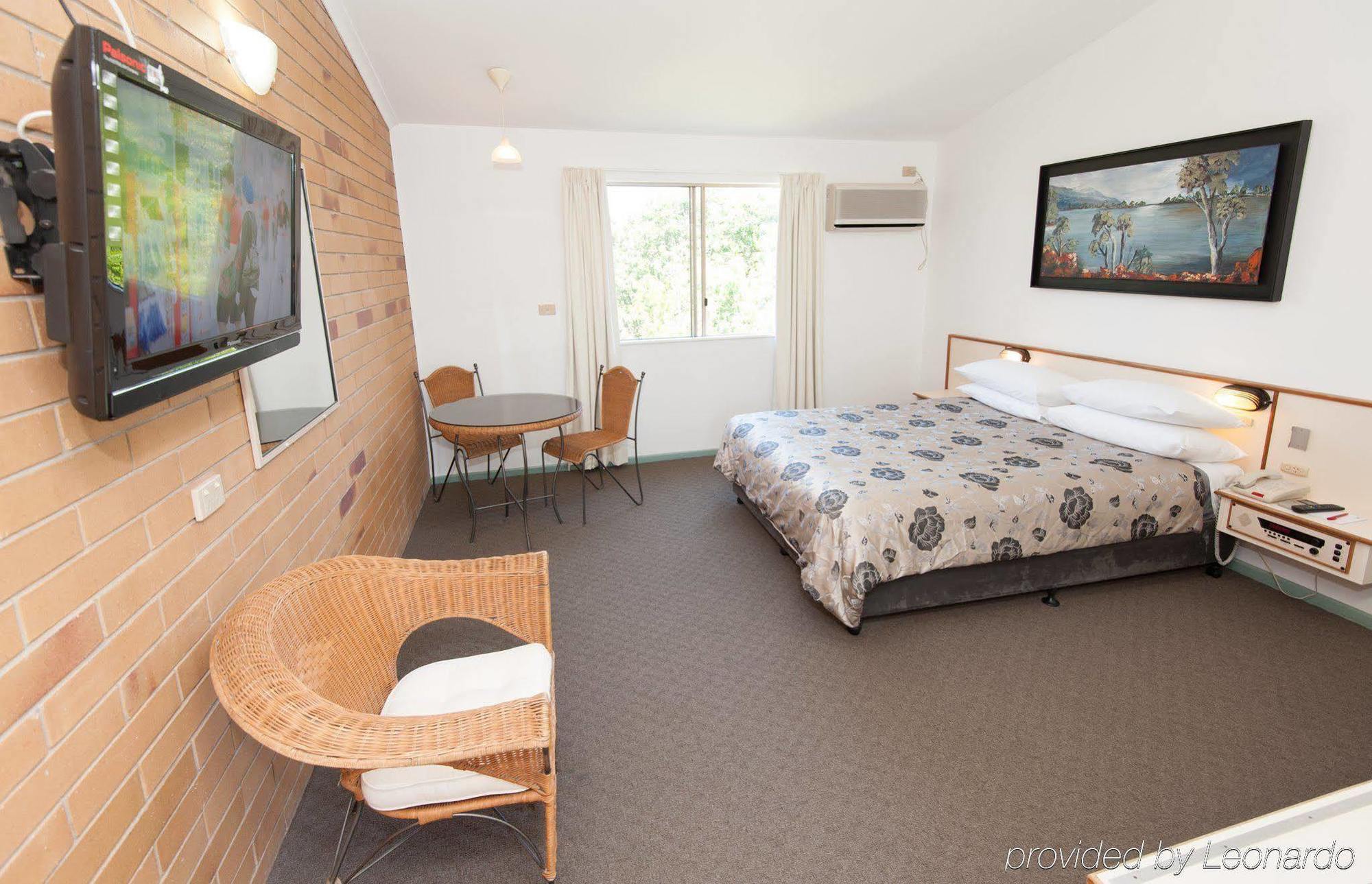 Wild Scotsman Motor Inn Gin Gin Qld Экстерьер фото